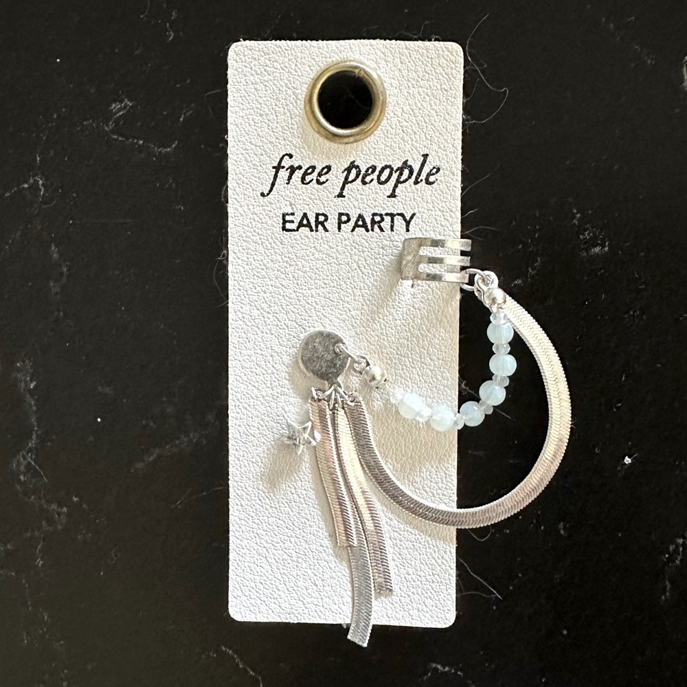 Free People ear jewelery set